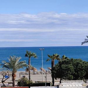 Precioso Apartamento Frente A La Playa